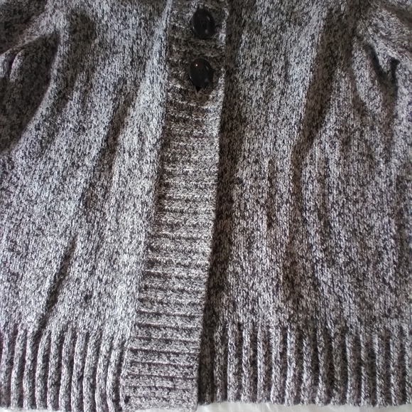 Laura Scott button down sweater - Picture 10 of 10